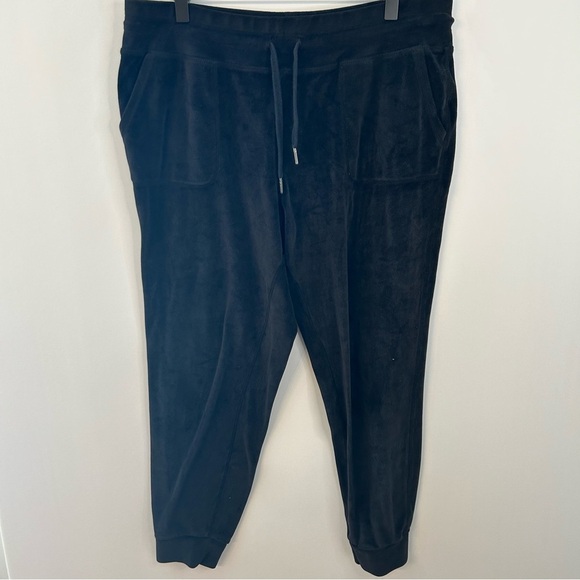 32 Degrees Heat Black Velour 2-Piece Outfit, Size Medium Top, Large Jogger Pants - Picture 9 of 14